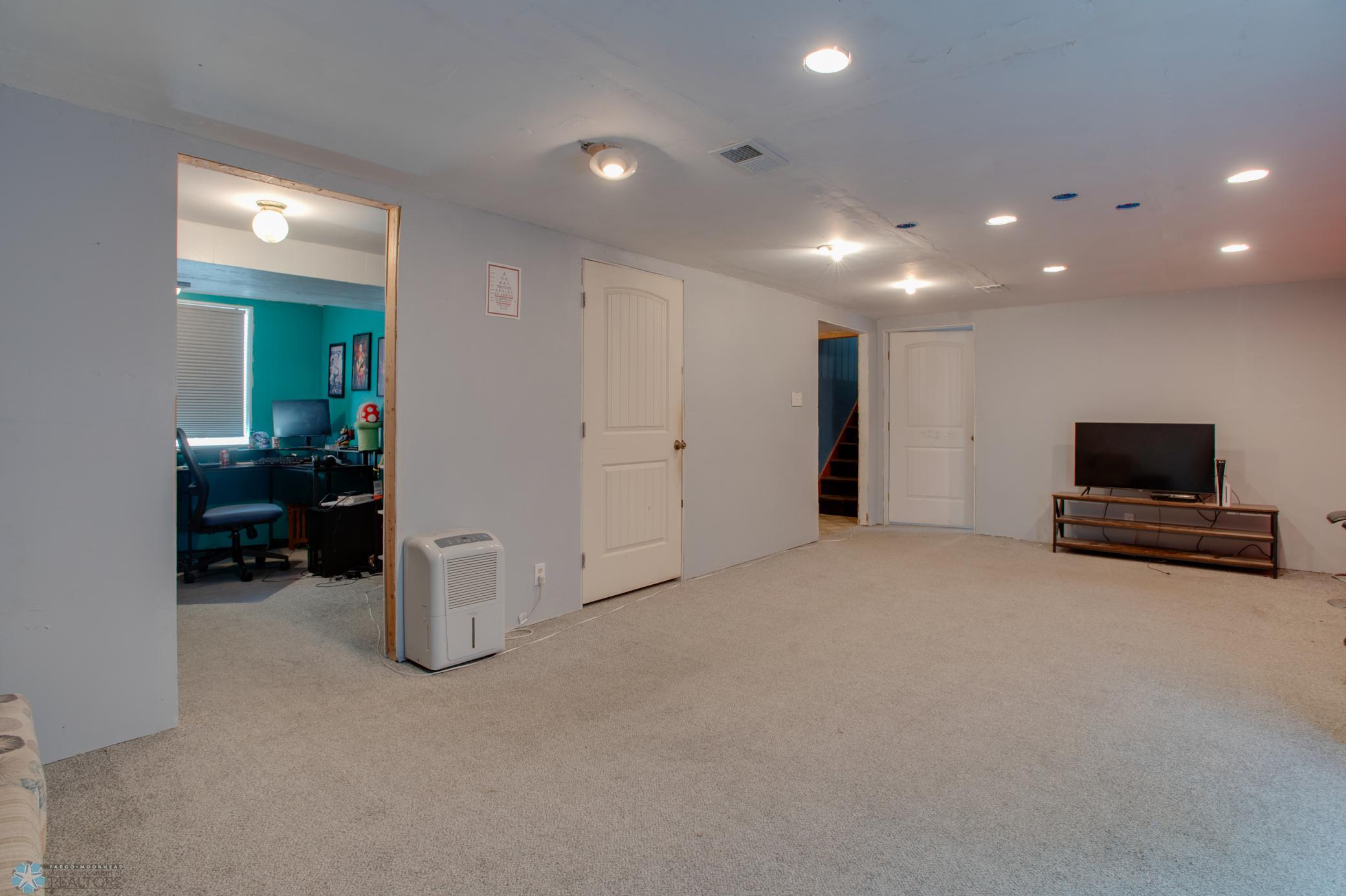 2910_MADISON_AVE_NW-27.jpg
