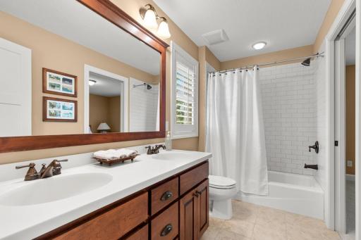 2101 Pinehurst Drive, Chanhassen, MN 55317