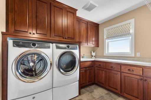 2101 Pinehurst Drive, Chanhassen, MN 55317