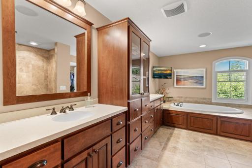 2101 Pinehurst Drive, Chanhassen, MN 55317
