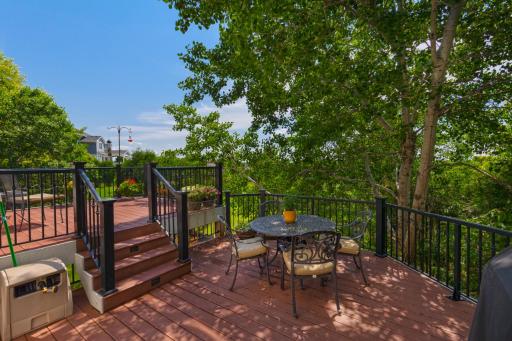 2101 Pinehurst Drive, Chanhassen, MN 55317