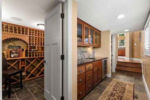 2101 Pinehurst Drive, Chanhassen, MN 55317
