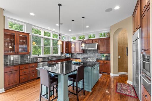 2101 Pinehurst Drive, Chanhassen, MN 55317