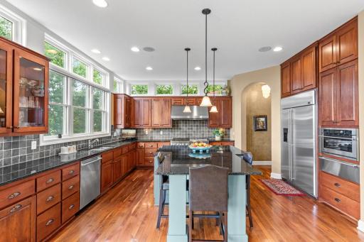 2101 Pinehurst Drive, Chanhassen, MN 55317
