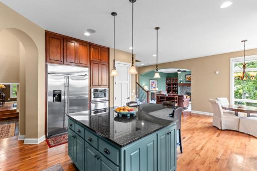 2101 Pinehurst Drive, Chanhassen, MN 55317