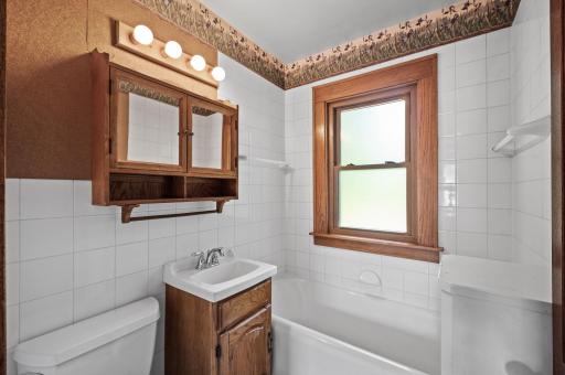 2059 Iglehart Avenue, Saint Paul, MN 55104