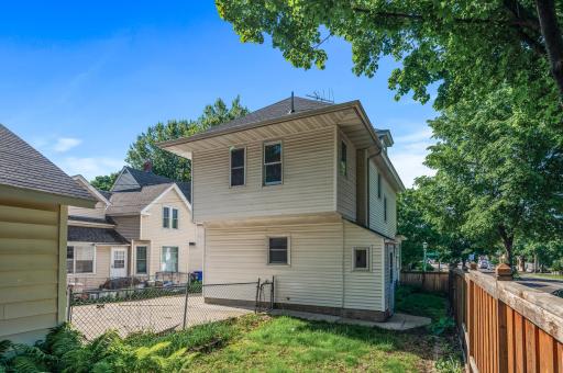 2059 Iglehart Avenue, Saint Paul, MN 55104