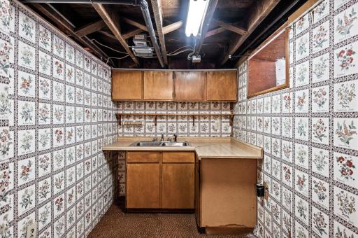 2059 Iglehart Avenue, Saint Paul, MN 55104