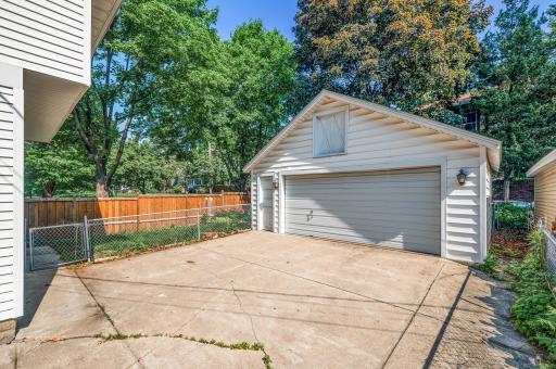 2059 Iglehart Avenue, Saint Paul, MN 55104