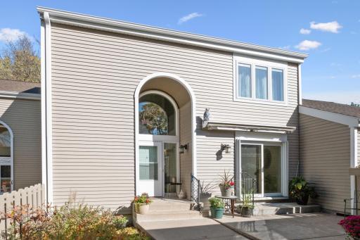 1198 Saint Clair Avenue, Saint Paul, MN 55105