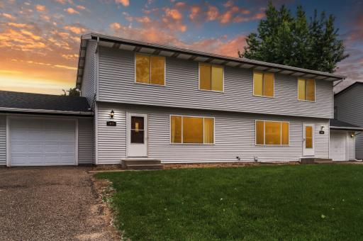 1077 Thorndale Avenue, Saint Paul, MN 55112
