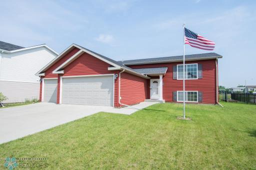 1334 44th Avenue S, Moorhead, MN 56560