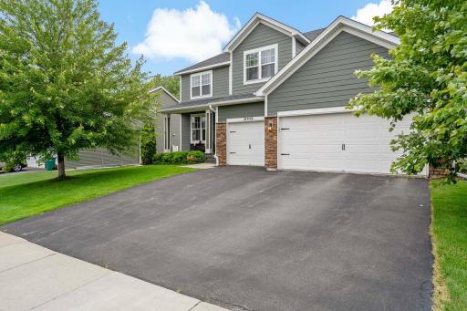 Lakeville living at its finest! This 2015 built home is move in ready for you.