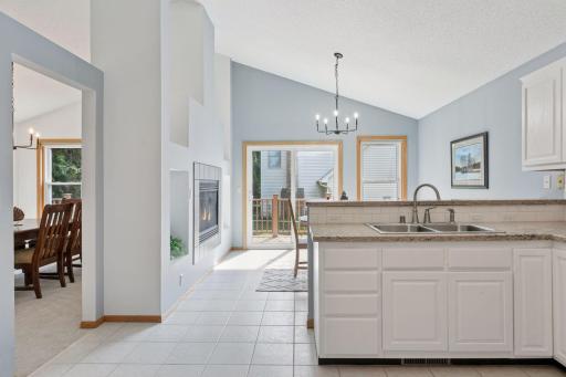 2401 Leyland Trail, Woodbury, MN 55125