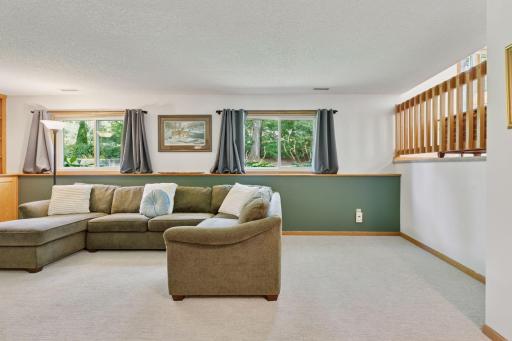 2401 Leyland Trail, Woodbury, MN 55125