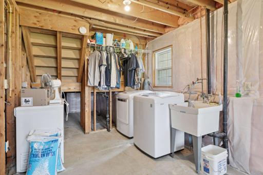 2401 Leyland Trail, Woodbury, MN 55125