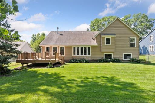 2401 Leyland Trail, Woodbury, MN 55125
