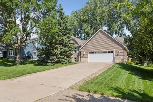 2401 Leyland Trail, Woodbury, MN 55125