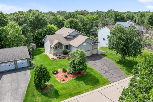 Andover 4 bedroom home in great location with over 3400 sq ft