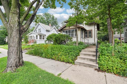 1132 Raymond Avenue, Saint Paul, MN 55108