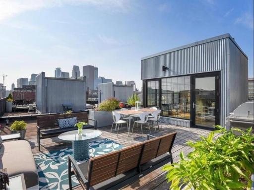 The private rooftop terrace features incredible views of the downtown Minneapolis skyline, northern vistas and east to west views for sunrise to sunset enjoyment.