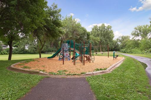 2832 Oregon Avenue S, Saint Louis Park, MN 55426