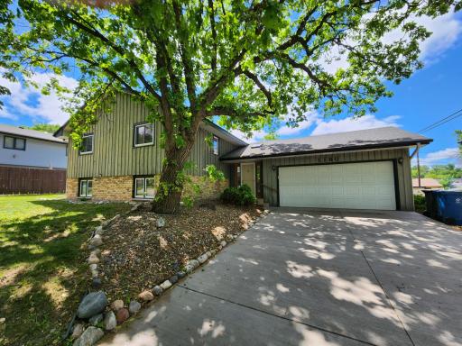 1180 Hathaway Lane NE, Minneapolis, MN 55432