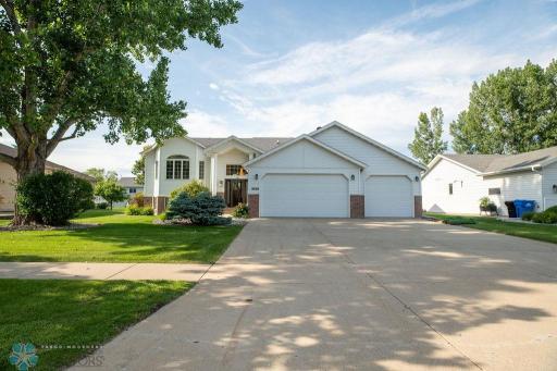 3235 37th Avenue S, Fargo, ND 58104
