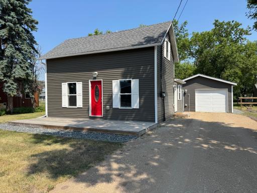 1013 2nd Street NE, Roseau, MN 56751