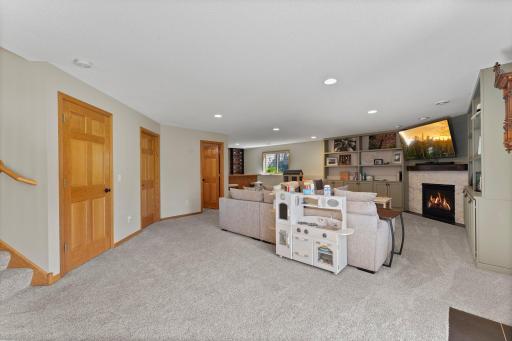 2554 160th Avenue NE, Ham Lake, MN 55304
