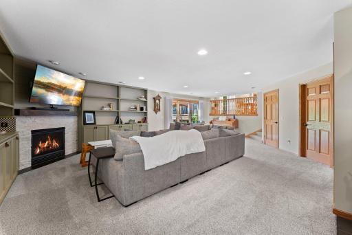 2554 160th Avenue NE, Ham Lake, MN 55304