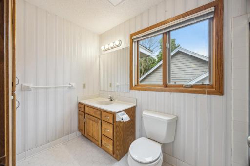 7813 W 111th Street, Bloomington, MN 55438