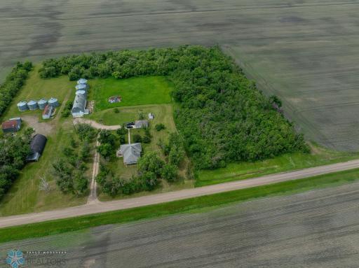 5555 167th Avenue SE, Kindred, ND 58051