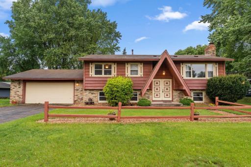 1355 Long Lake Road, New Brighton, MN 55112