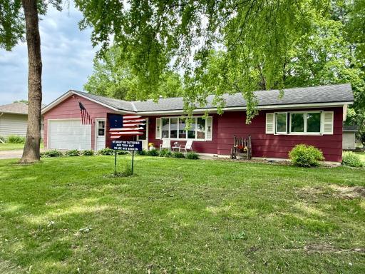 809 15th Street SW, Willmar, MN 56201
