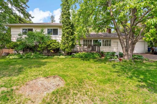 3671 Robinwood Terrace Minnetonka MN_0004.jpg