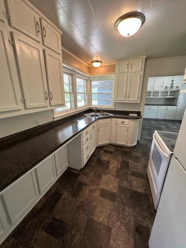332 E Pleasant Avenue, Ellsworth, WI 54011