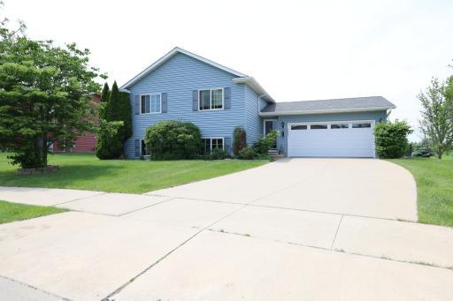 5329 Castleview Drive NW, Rochester, MN 55901