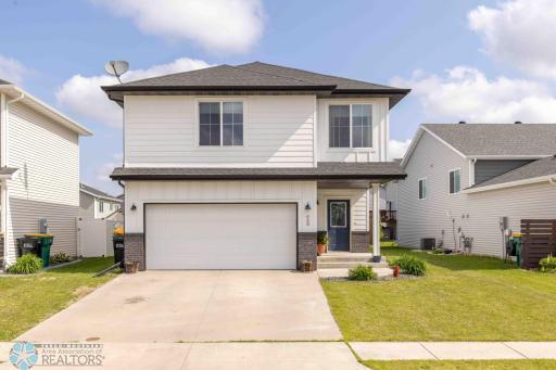 930 28th Avenue W, West Fargo, ND 58078