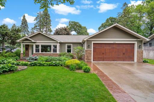 6748 Plymouth Avenue N, Golden Valley, MN 55427