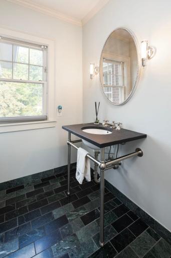 1725 Knox Avenue S, Minneapolis, MN 55403