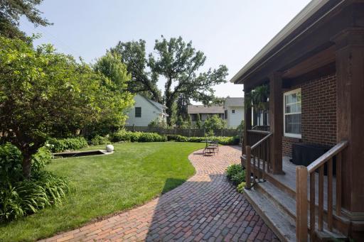 1725 Knox Avenue S, Minneapolis, MN 55403