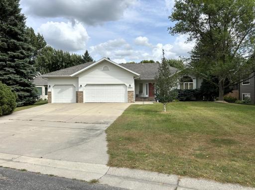 3924 River Oak Circle, Moorhead, MN 56560