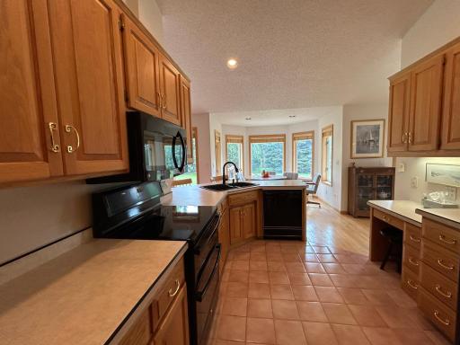 3924 River Oak Circle, Moorhead, MN 56560