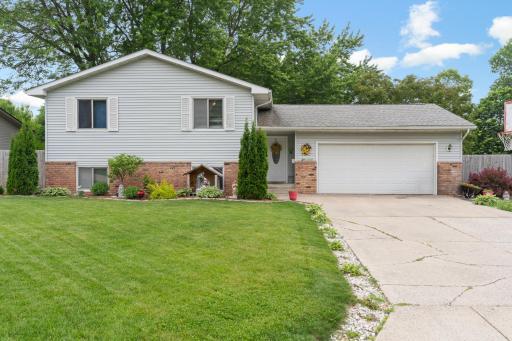 2040 6th Avenue NE, Owatonna, MN 55060