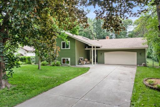 8409 Knollwood Drive, Mounds View, MN 55112