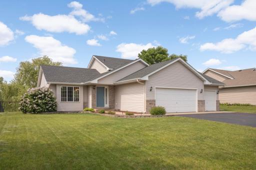 Beautiful 3 bed, 2 bath with oversized garage