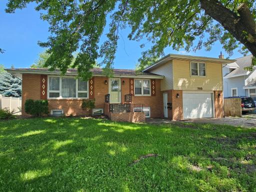 735 Main Street N, Hutchinson, MN 55350