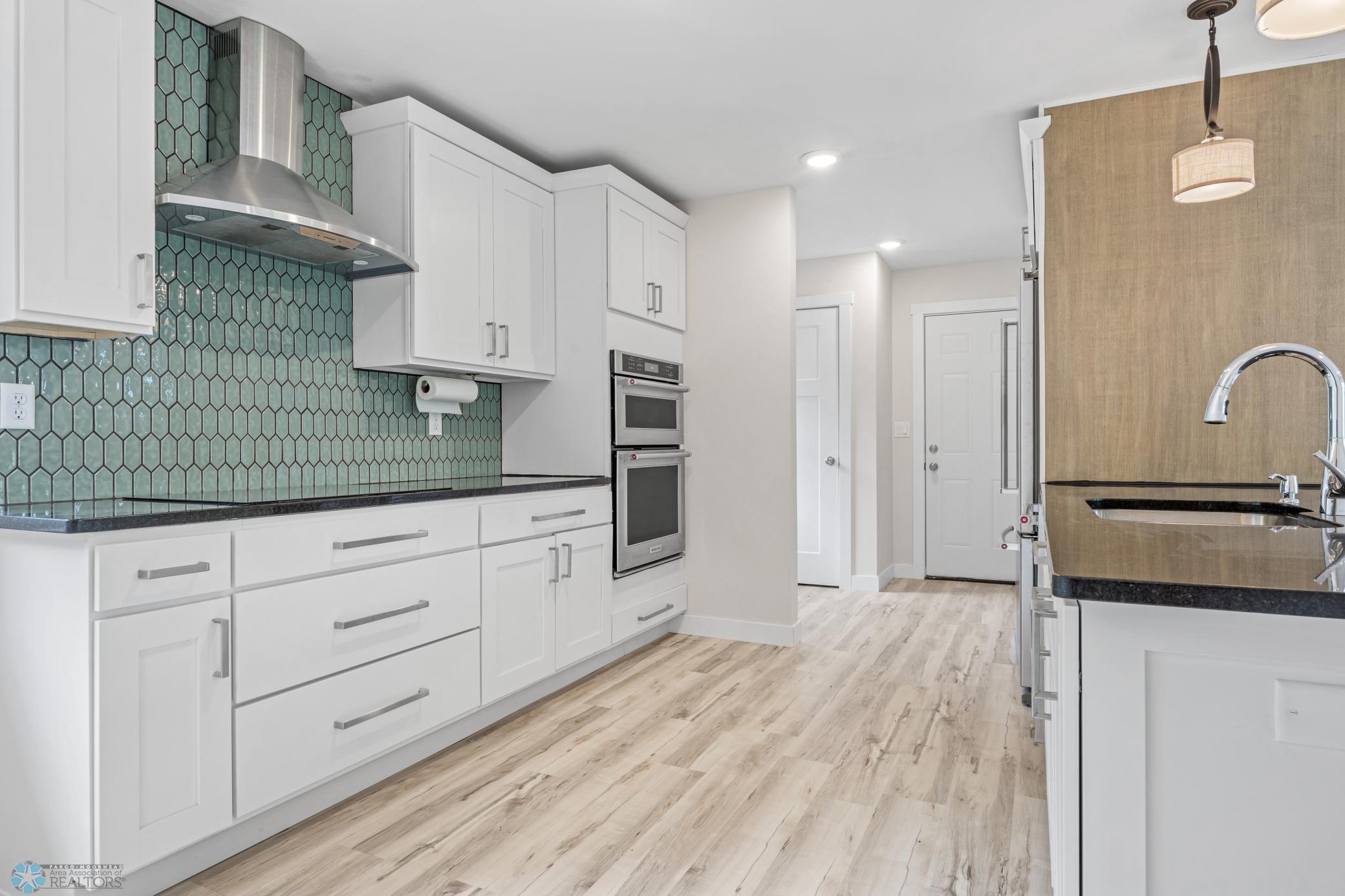 KITCHEN 1.jpg