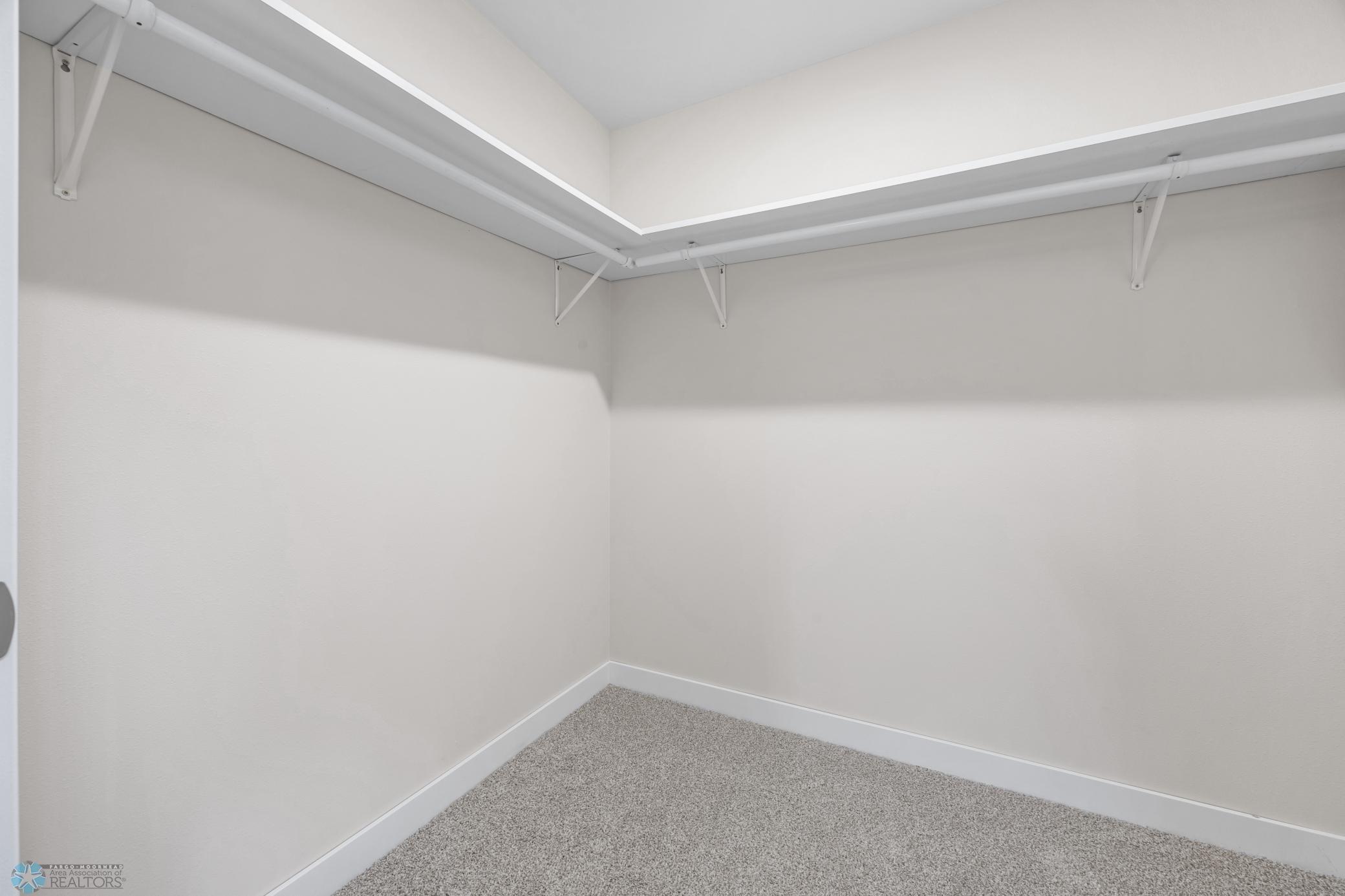 BEDROOM 4B.jpg